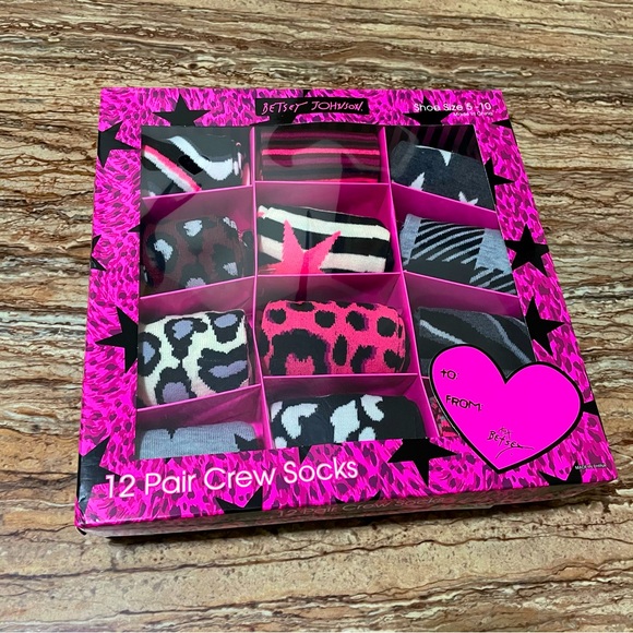 Betsey Johnson - Picture 6 of 6